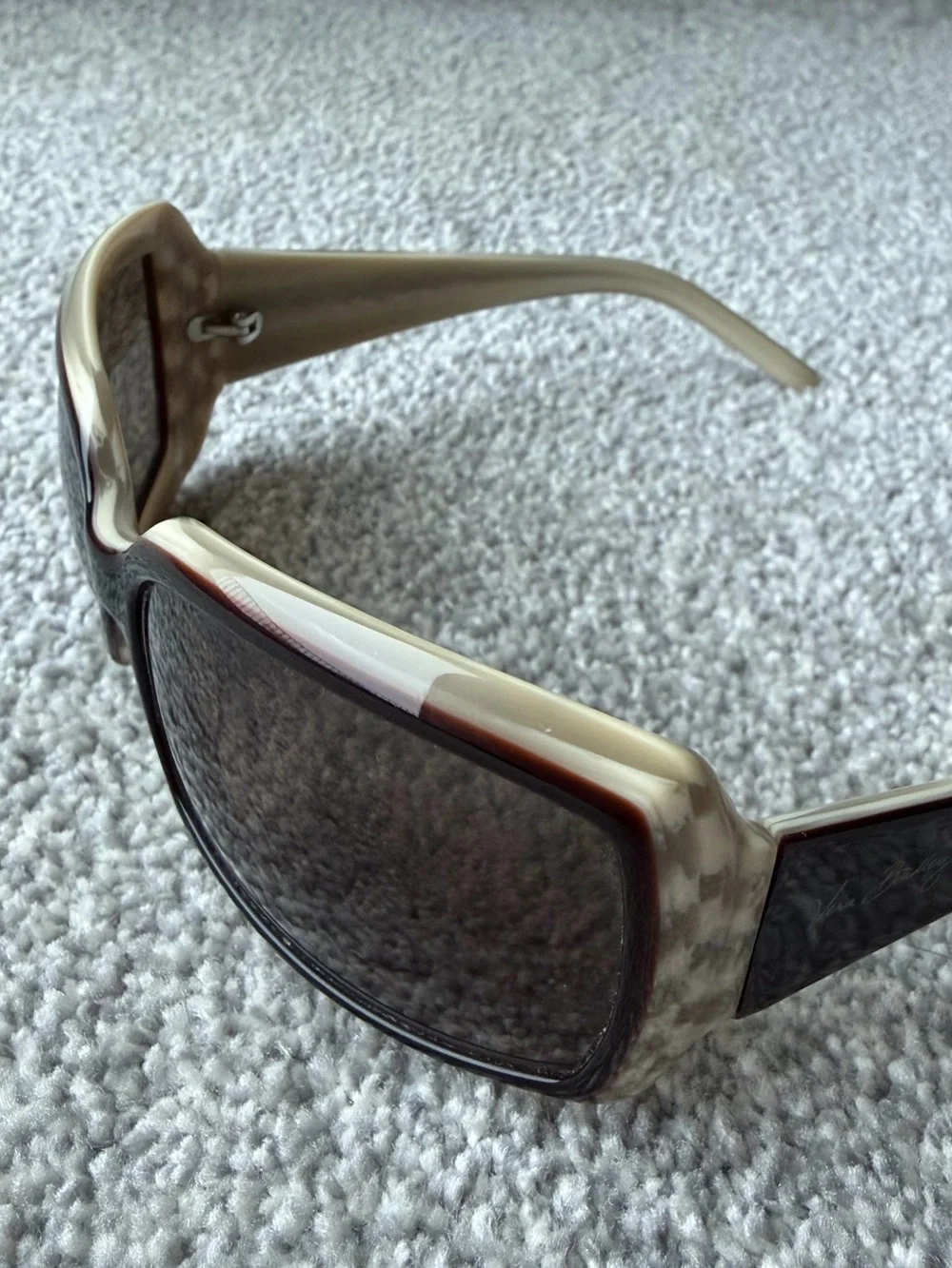 Title: Vera Bradley Oversized Square Sunglasses Brown & Ivory Tortoise, Case